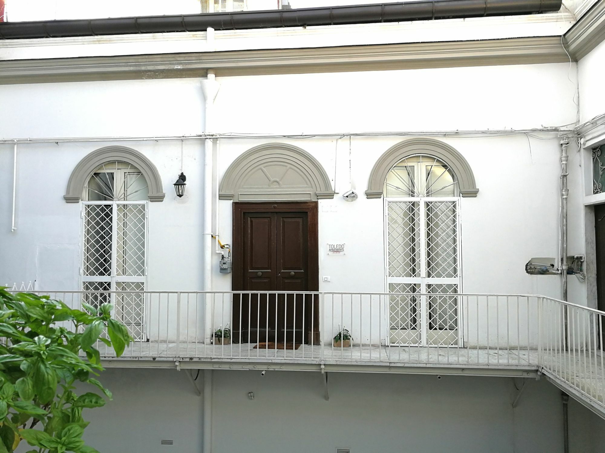 Toledostation B&B เนเปิลส์ ภายนอก รูปภาพ