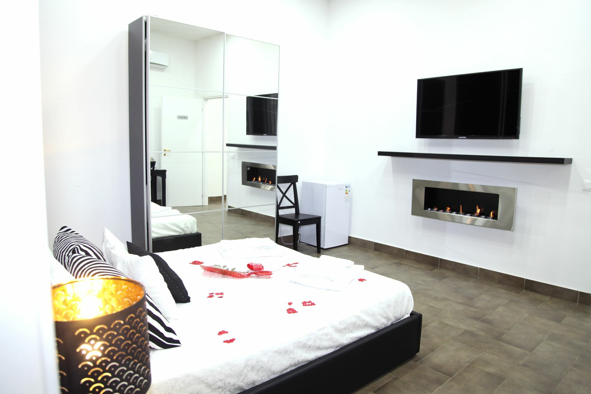 Toledostation B&B เนเปิลส์ ภายนอก รูปภาพ