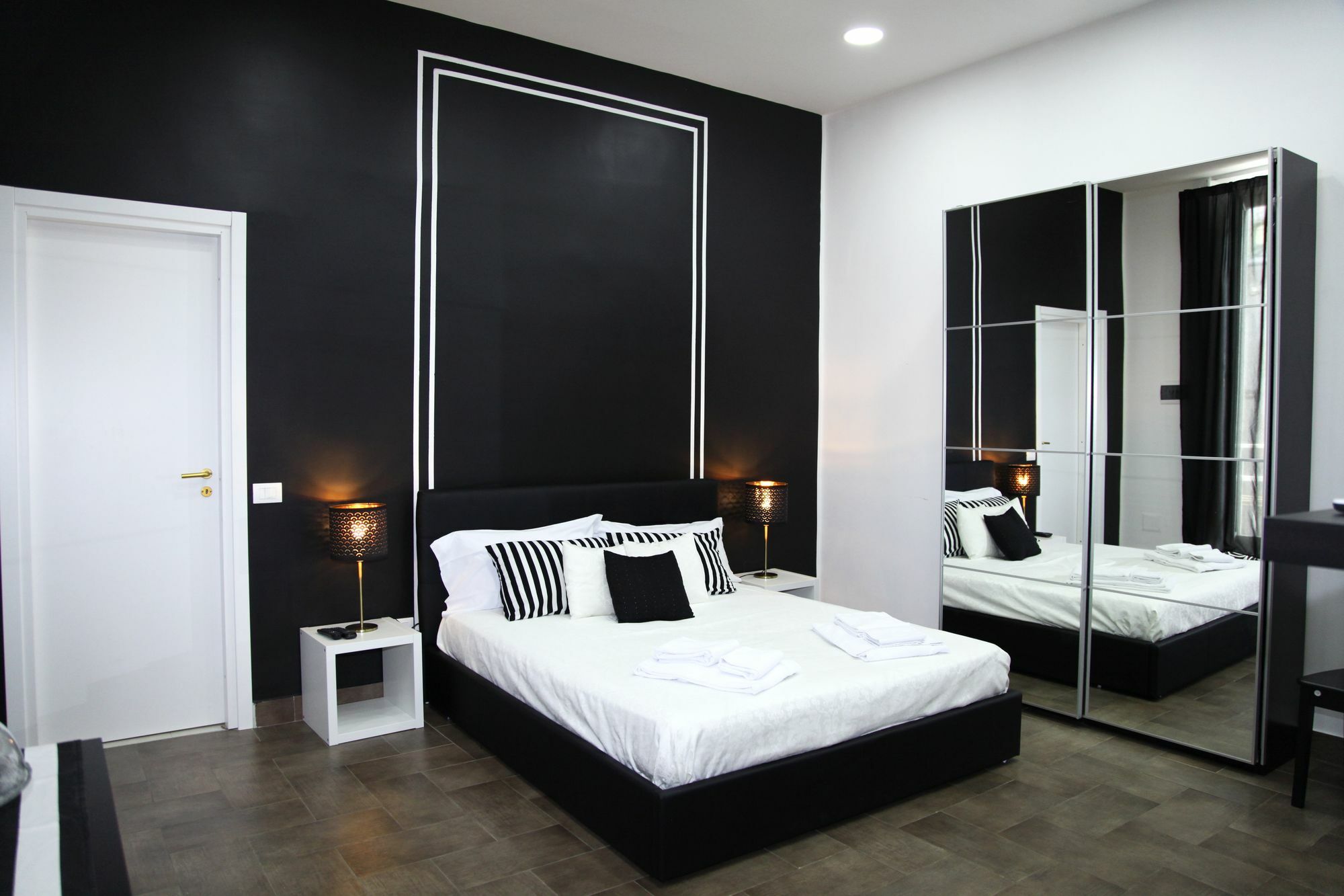 Toledostation B&B เนเปิลส์ ภายนอก รูปภาพ